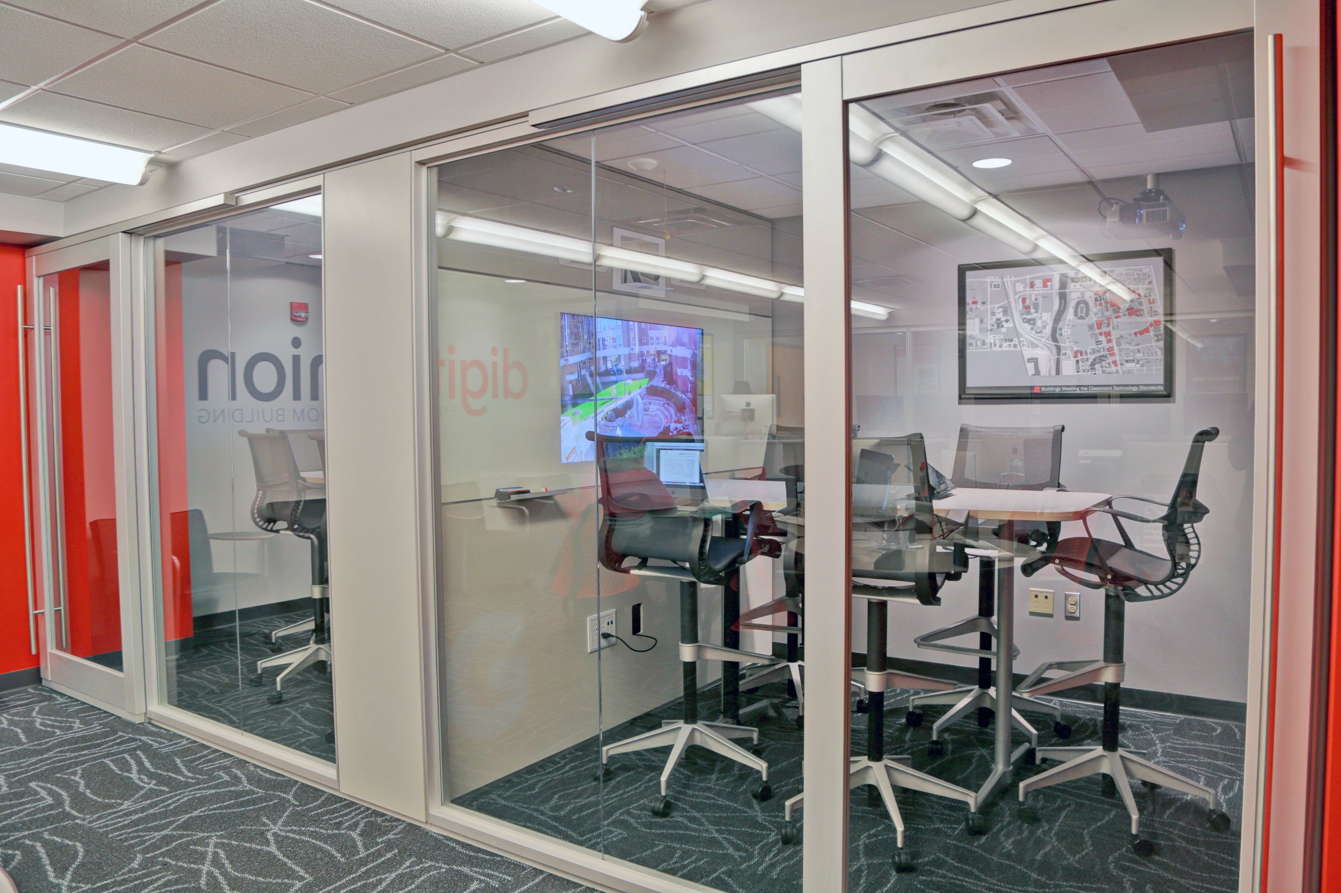 Click here to read the DIRTT case study!
